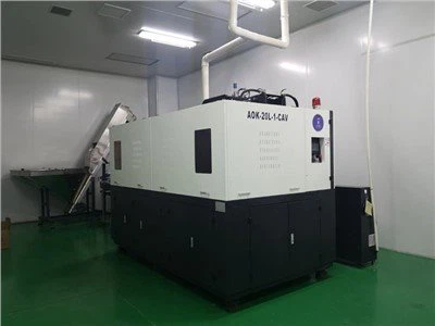 Stroj za izradu boca za vodu od 20 litara