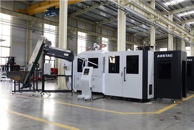 Stroj za puhanje kućnih ljubimaca sa 6 šupljina